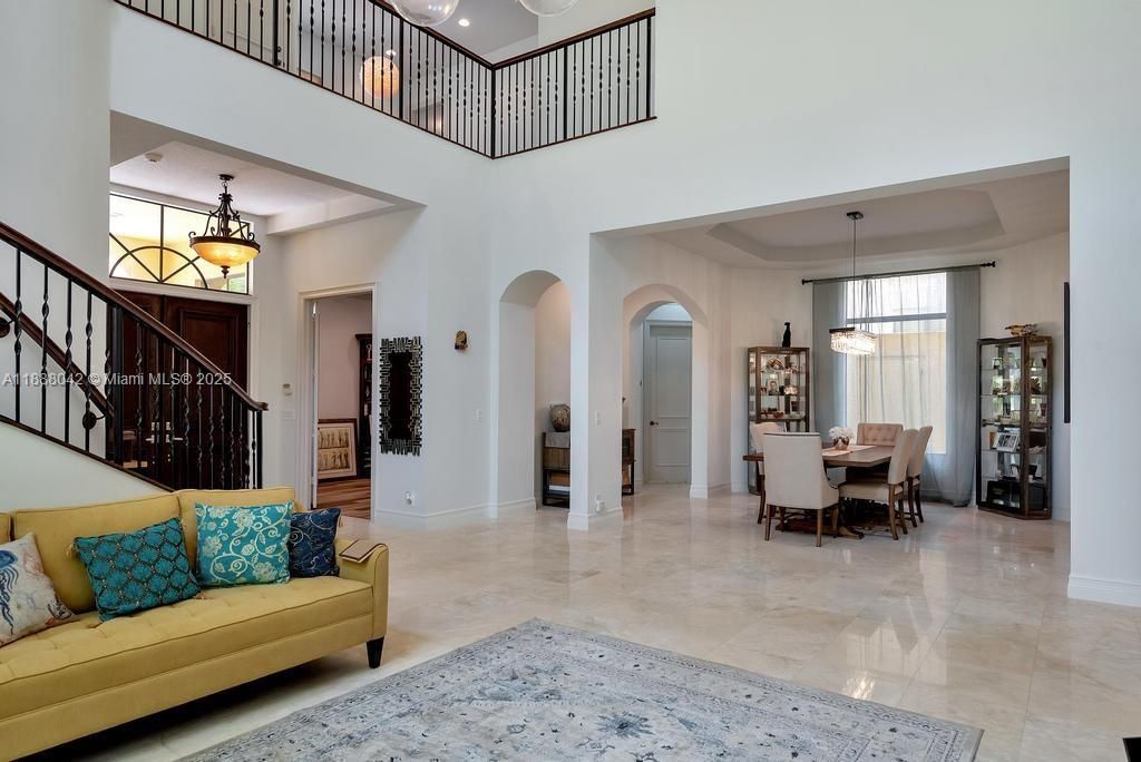 For Sale: $1,899,000 (5 beds, 4 baths, 4448 Square Feet)