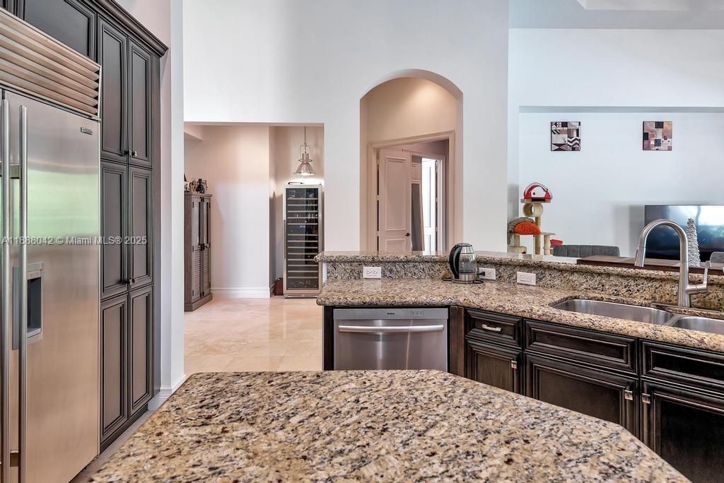 For Sale: $1,899,000 (5 beds, 4 baths, 4448 Square Feet)