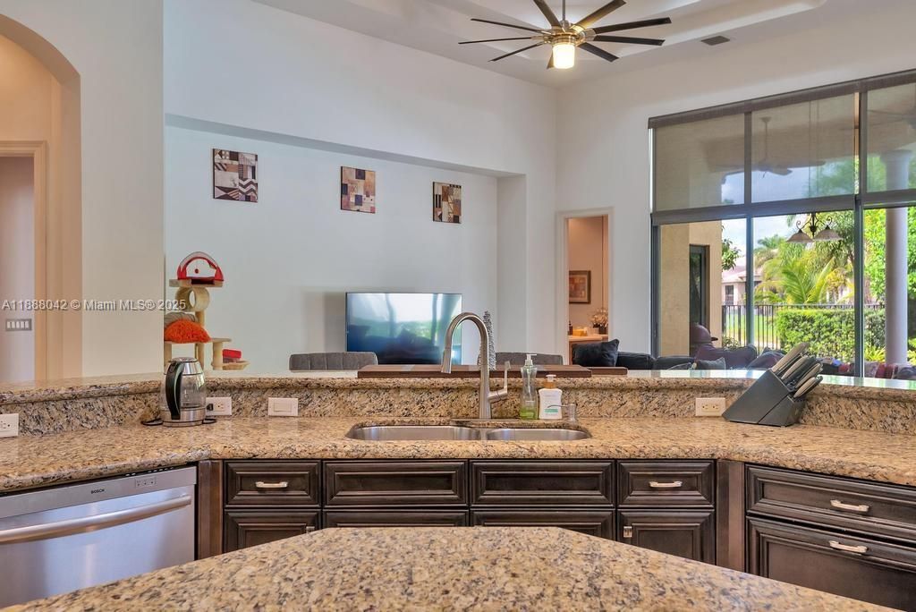 For Sale: $1,899,000 (5 beds, 4 baths, 4448 Square Feet)