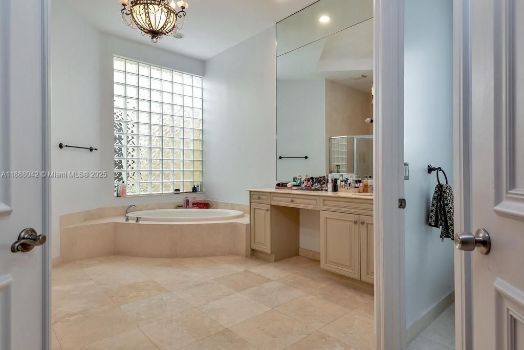 For Sale: $1,899,000 (5 beds, 4 baths, 4448 Square Feet)