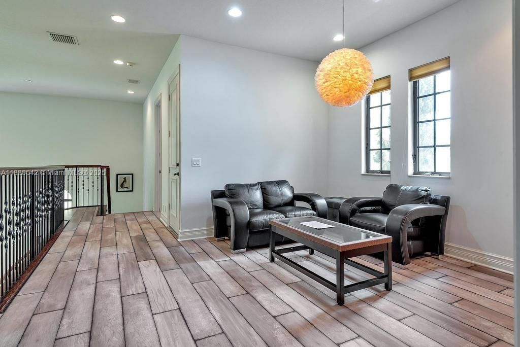 For Sale: $1,899,000 (5 beds, 4 baths, 4448 Square Feet)