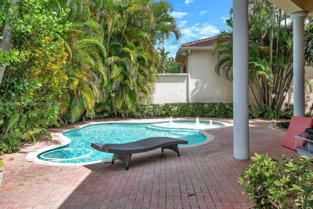 For Sale: $1,899,000 (5 beds, 4 baths, 4448 Square Feet)