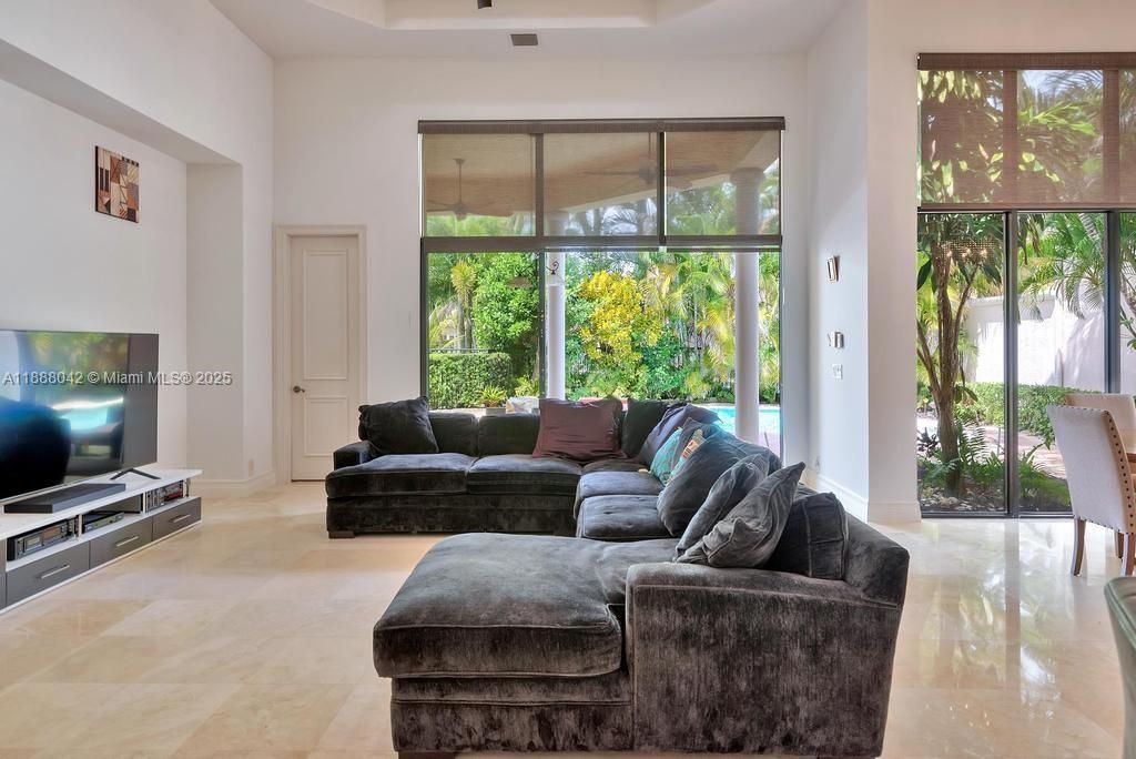 For Sale: $1,899,000 (5 beds, 4 baths, 4448 Square Feet)