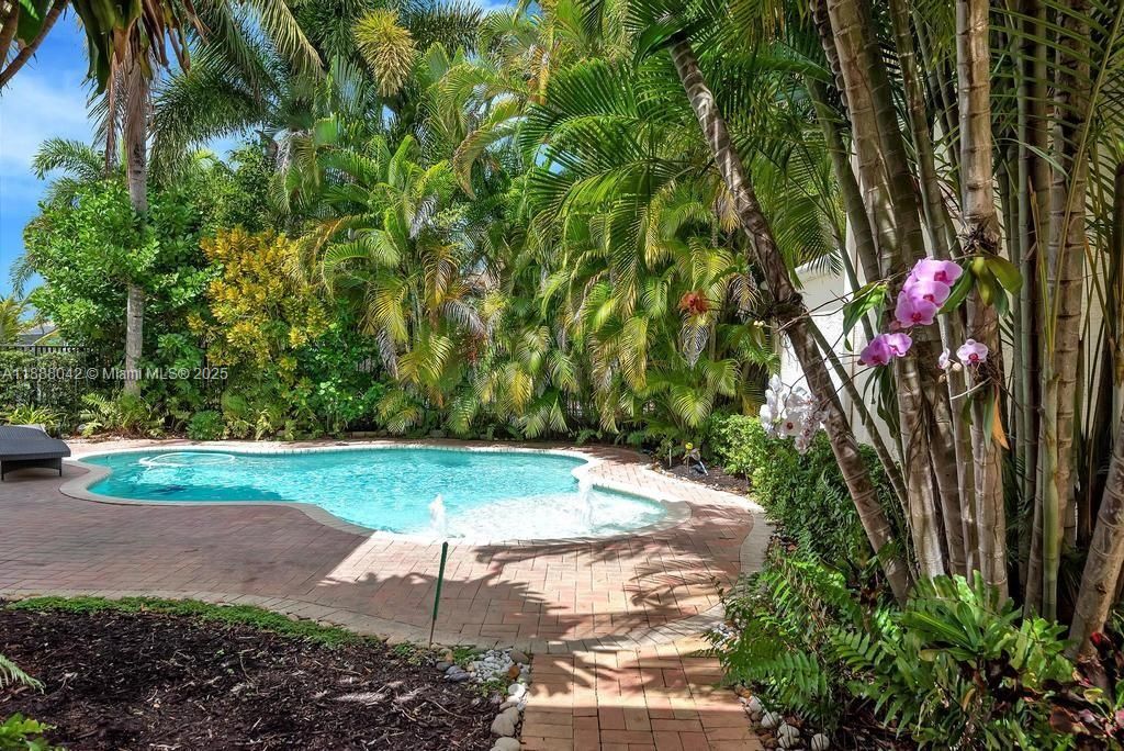 For Sale: $1,899,000 (5 beds, 4 baths, 4448 Square Feet)