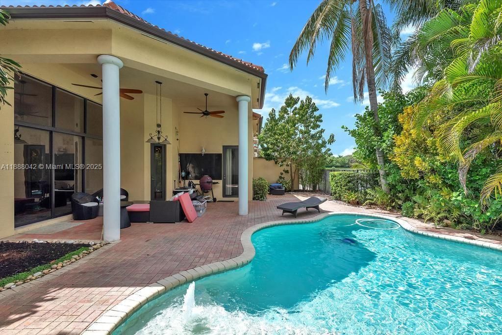 For Sale: $1,899,000 (5 beds, 4 baths, 4448 Square Feet)