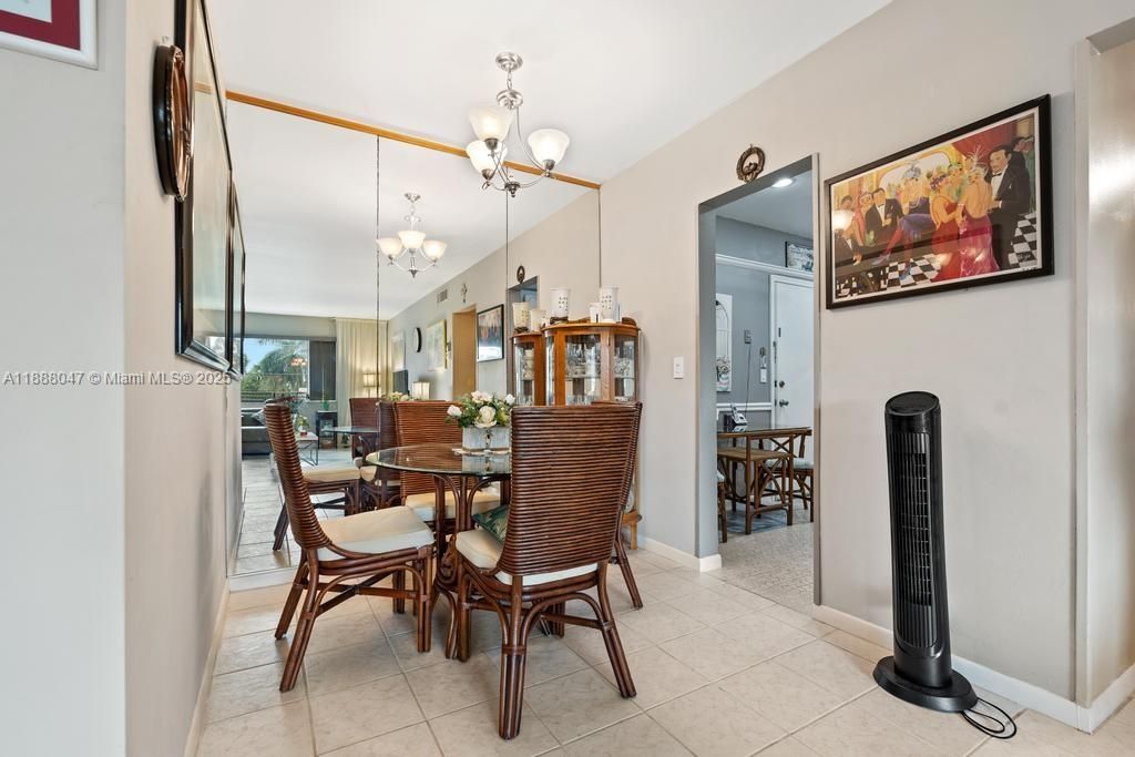 待售: $159,000 (2 贝兹, 2 浴室, 930 平方英尺)