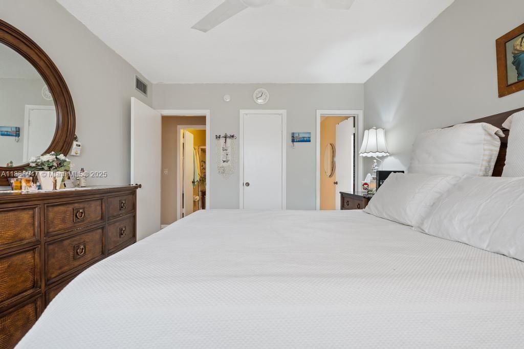 待售: $159,000 (2 贝兹, 2 浴室, 930 平方英尺)