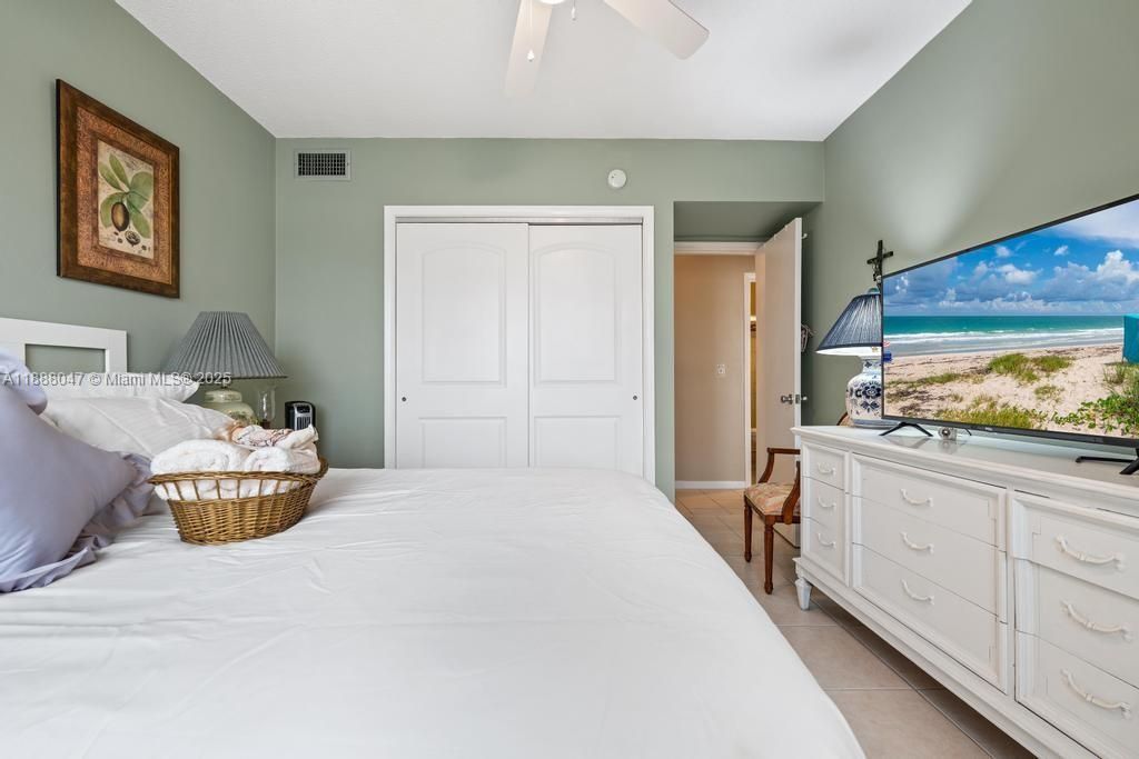 待售: $159,000 (2 贝兹, 2 浴室, 930 平方英尺)