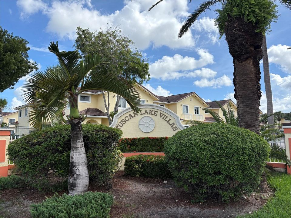 Bienvenido a Tuscan Lake Villas