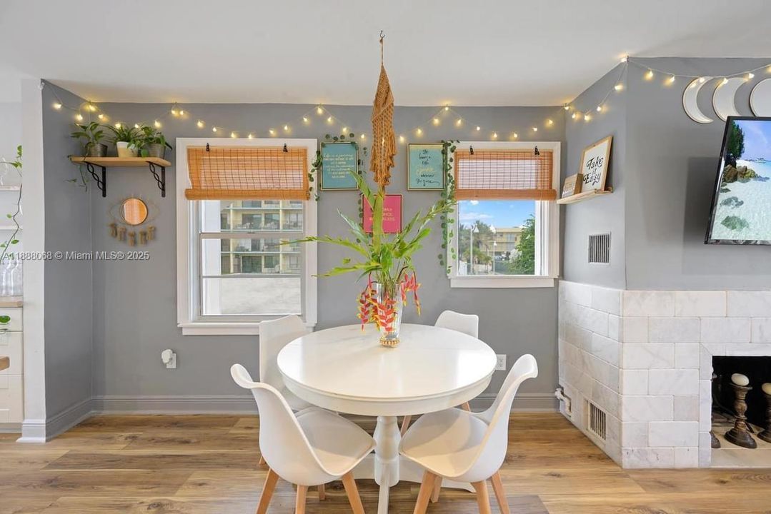 For Rent: $3,800 (2 beds, 1 baths, 806 Square Feet)