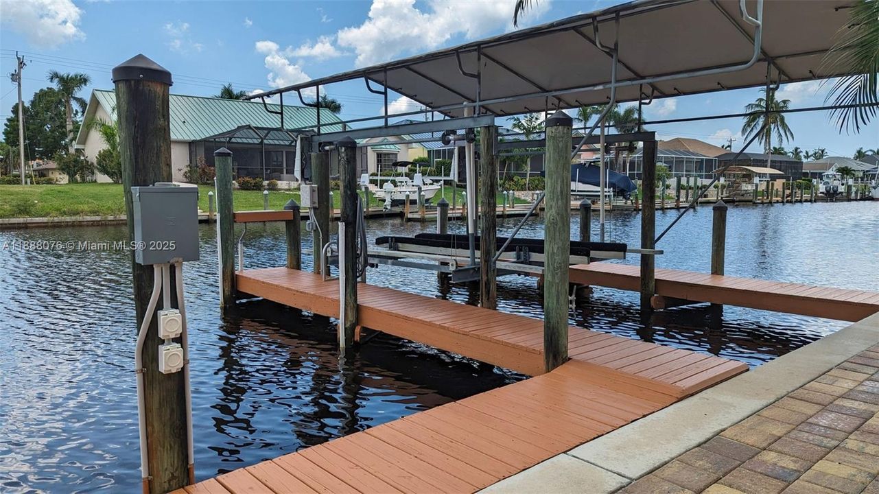 Active With Contract: $1,129,000 (4 beds, 3 baths, 2563 Square Feet)