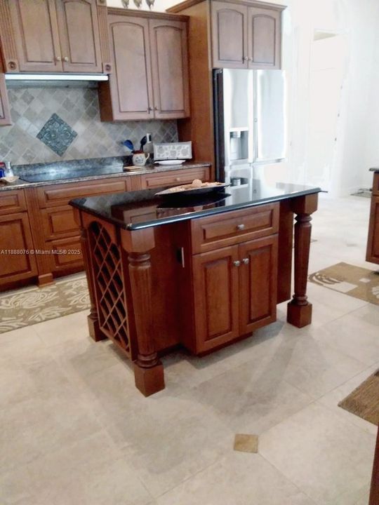 Active With Contract: $1,129,000 (4 beds, 3 baths, 2563 Square Feet)