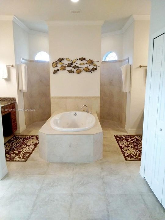 Active With Contract: $1,129,000 (4 beds, 3 baths, 2563 Square Feet)