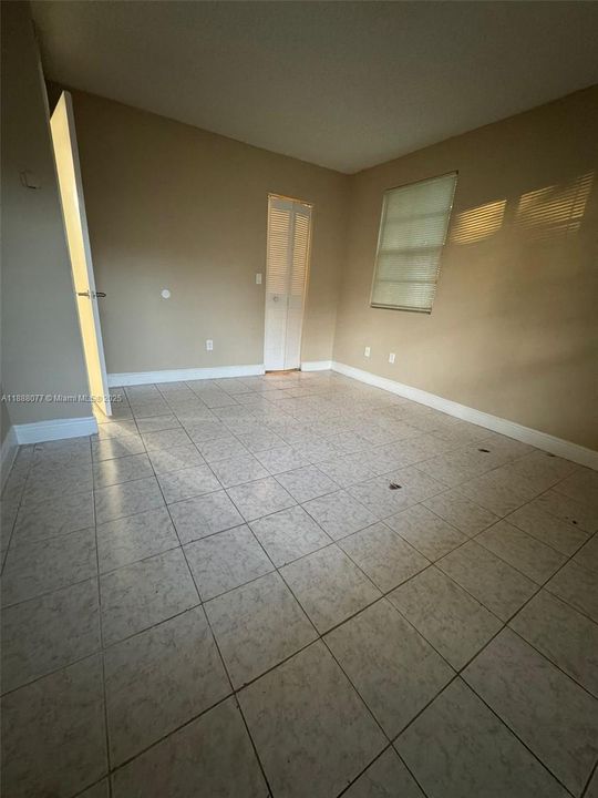 Activo con contrato: $1,500 (1 camas, 1 baños, 785 Pies cuadrados)