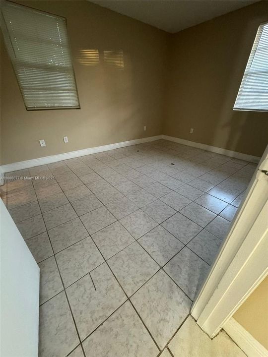 Activo con contrato: $1,500 (1 camas, 1 baños, 785 Pies cuadrados)