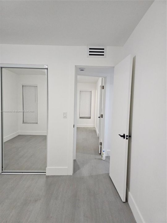 Active With Contract: $139,900 (2 beds, 2 baths, 959 Square Feet)