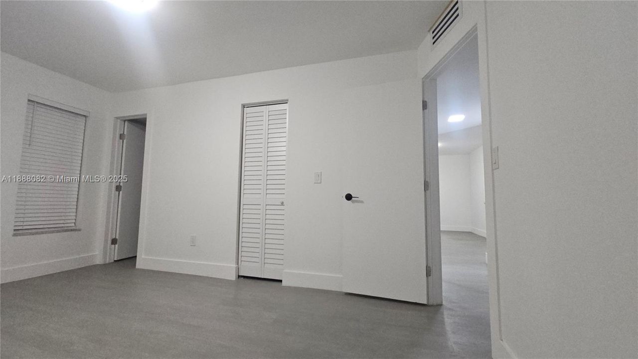 Active With Contract: $139,900 (2 beds, 2 baths, 959 Square Feet)