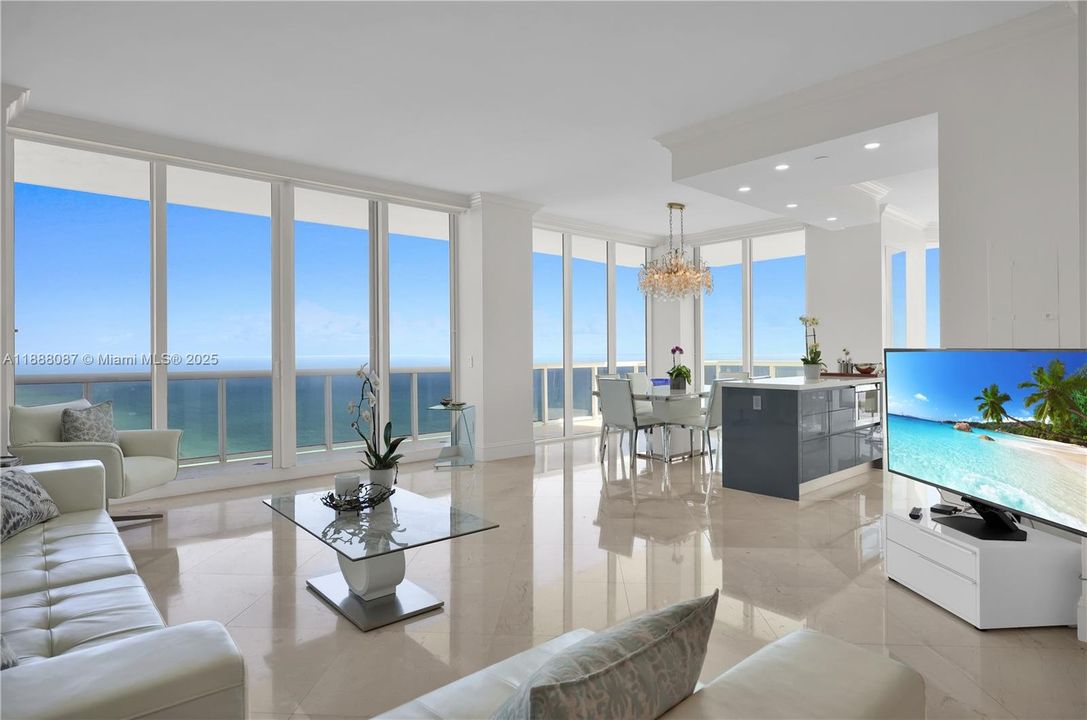 最近售出: $4,200,000 (3 贝兹, 3 浴室, 1940 平方英尺)