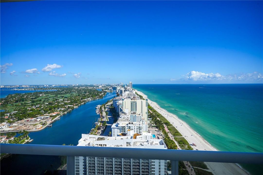 最近售出: $4,200,000 (3 贝兹, 3 浴室, 1940 平方英尺)