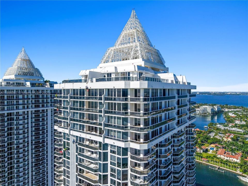 最近售出: $4,200,000 (3 贝兹, 3 浴室, 1940 平方英尺)