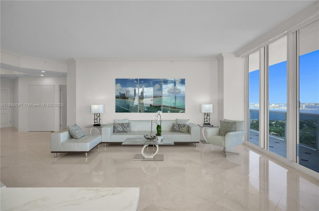 最近售出: $4,200,000 (3 贝兹, 3 浴室, 1940 平方英尺)