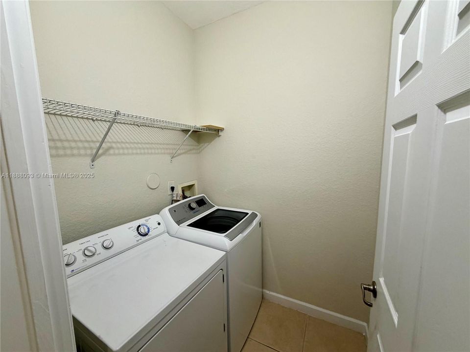 Active With Contract: $3,000 (3 beds, 2 baths, 1733 Square Feet)