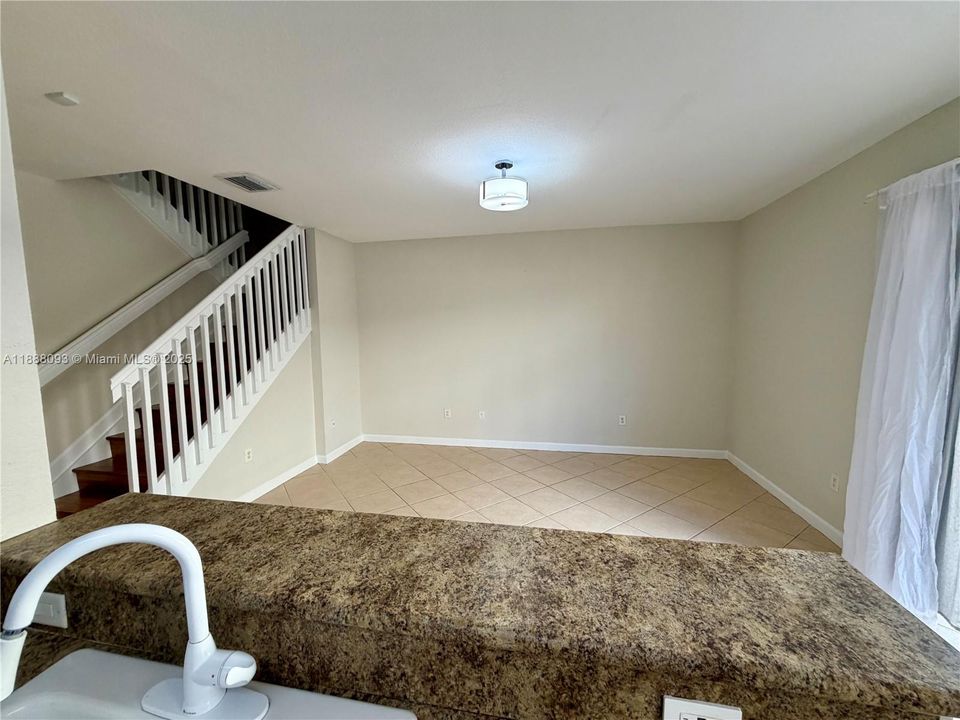 Active With Contract: $3,000 (3 beds, 2 baths, 1733 Square Feet)