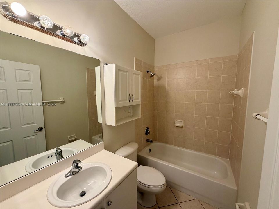 Active With Contract: $3,000 (3 beds, 2 baths, 1733 Square Feet)