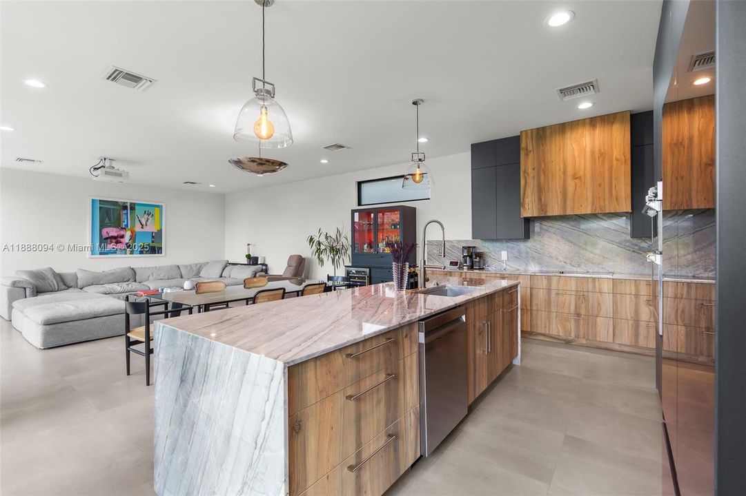 For Sale: $1,795,000 (4 beds, 3 baths, 2211 Square Feet)