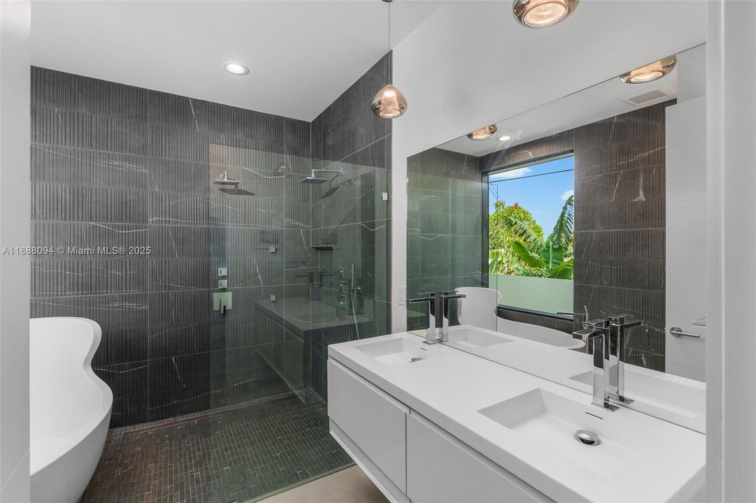 For Sale: $1,795,000 (4 beds, 3 baths, 2211 Square Feet)