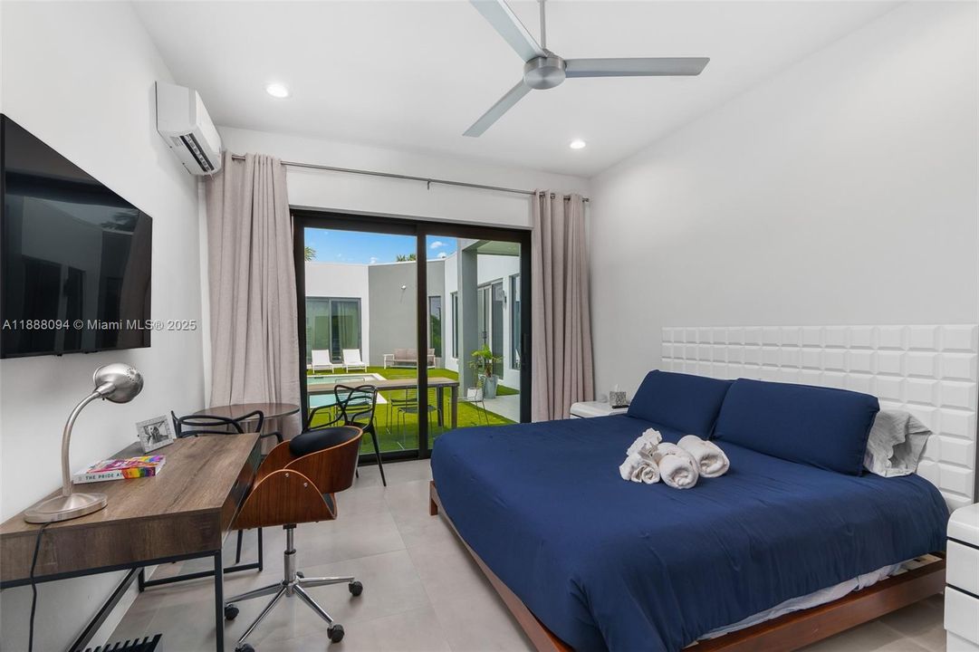 For Sale: $1,795,000 (4 beds, 3 baths, 2211 Square Feet)