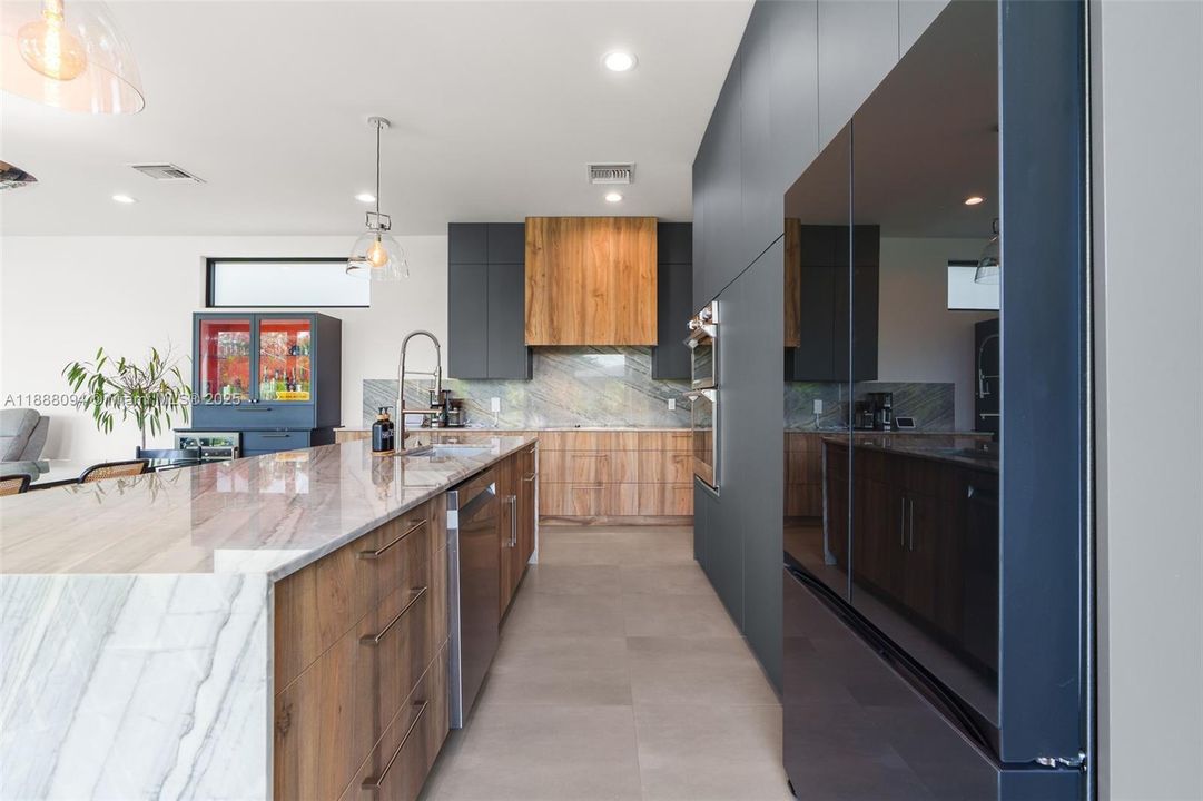 For Sale: $1,795,000 (4 beds, 3 baths, 2211 Square Feet)