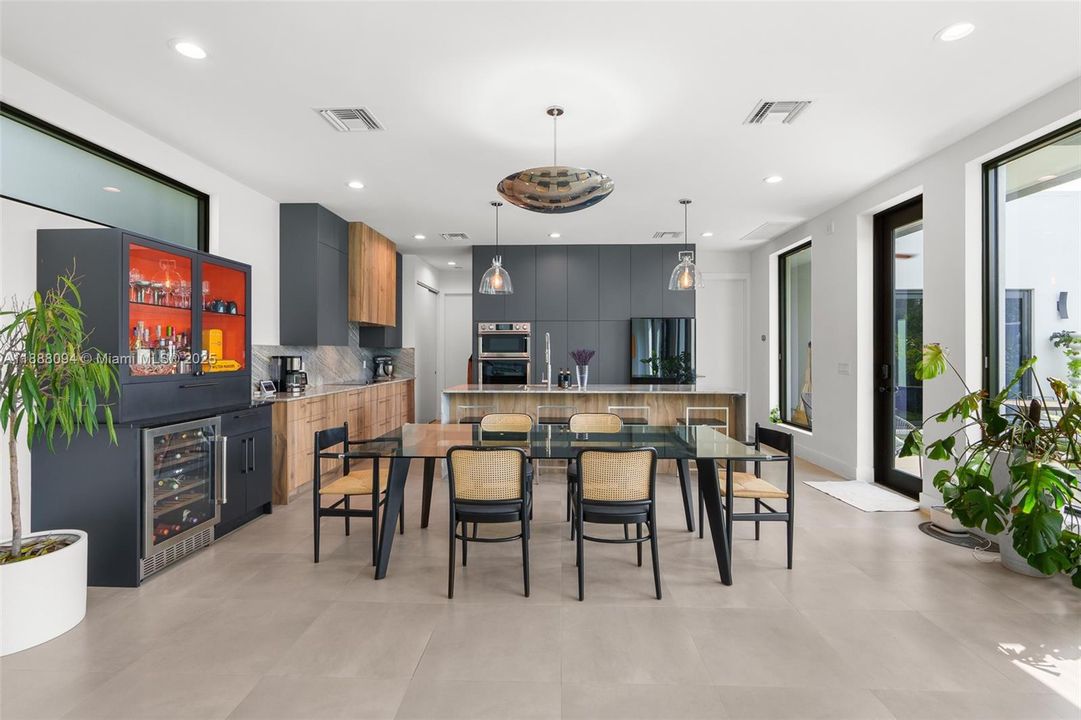 For Sale: $1,795,000 (4 beds, 3 baths, 2211 Square Feet)