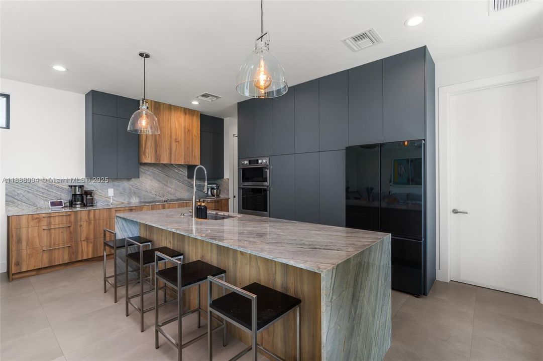 For Sale: $1,795,000 (4 beds, 3 baths, 2211 Square Feet)