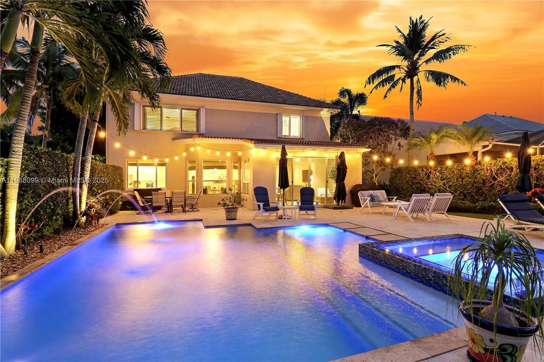 最近售出: $1,274,999 (4 贝兹, 2 浴室, 2928 平方英尺)