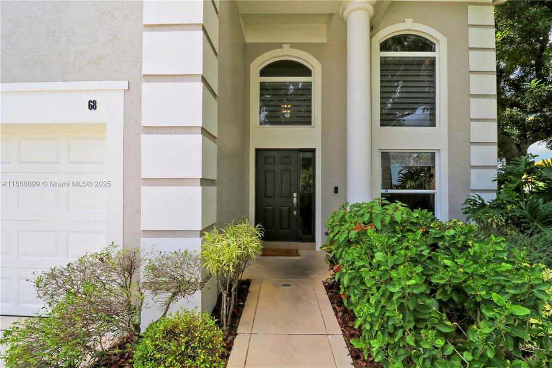 最近售出: $1,274,999 (4 贝兹, 2 浴室, 2928 平方英尺)