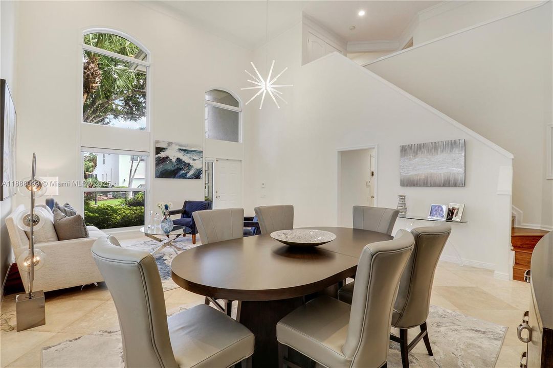 最近售出: $1,274,999 (4 贝兹, 2 浴室, 2928 平方英尺)