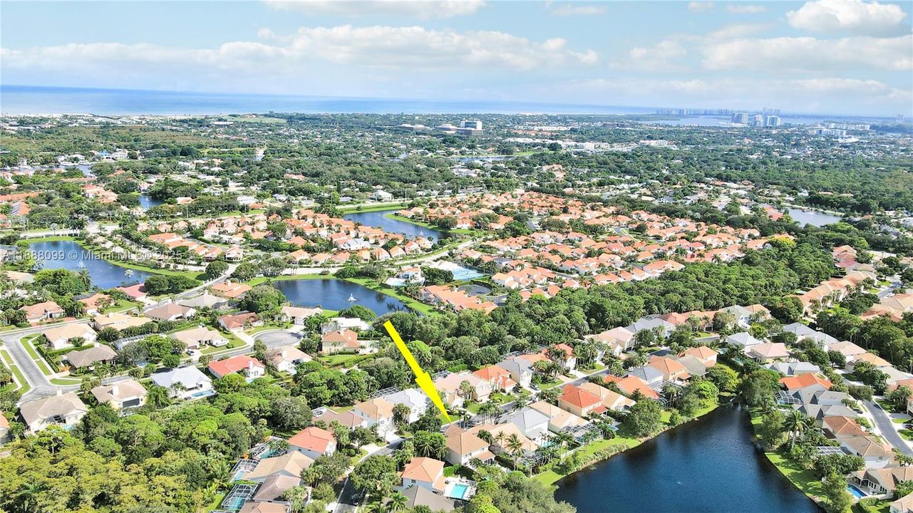 最近售出: $1,274,999 (4 贝兹, 2 浴室, 2928 平方英尺)