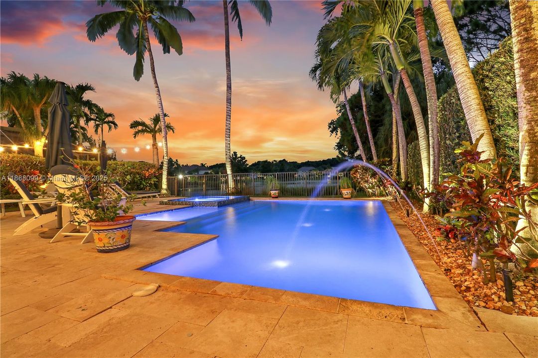 最近售出: $1,274,999 (4 贝兹, 2 浴室, 2928 平方英尺)