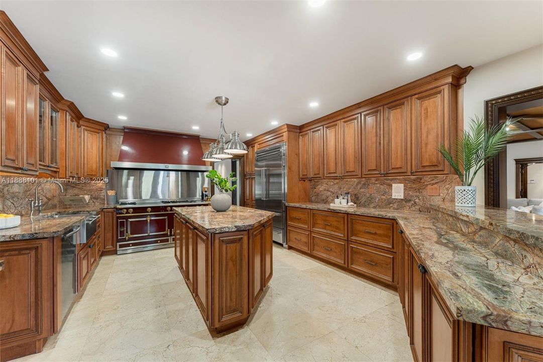 For Sale: $7,800,000 (6 beds, 5 baths, 7008 Square Feet)