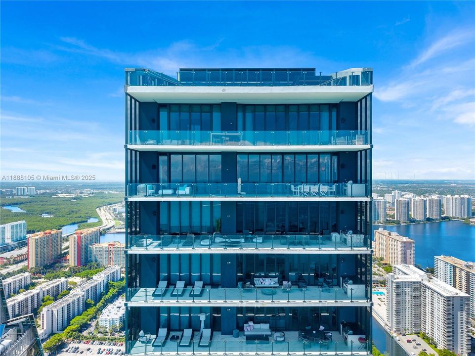 待售: $14,900,000 (6 贝兹, 7 浴室, 6106 平方英尺)