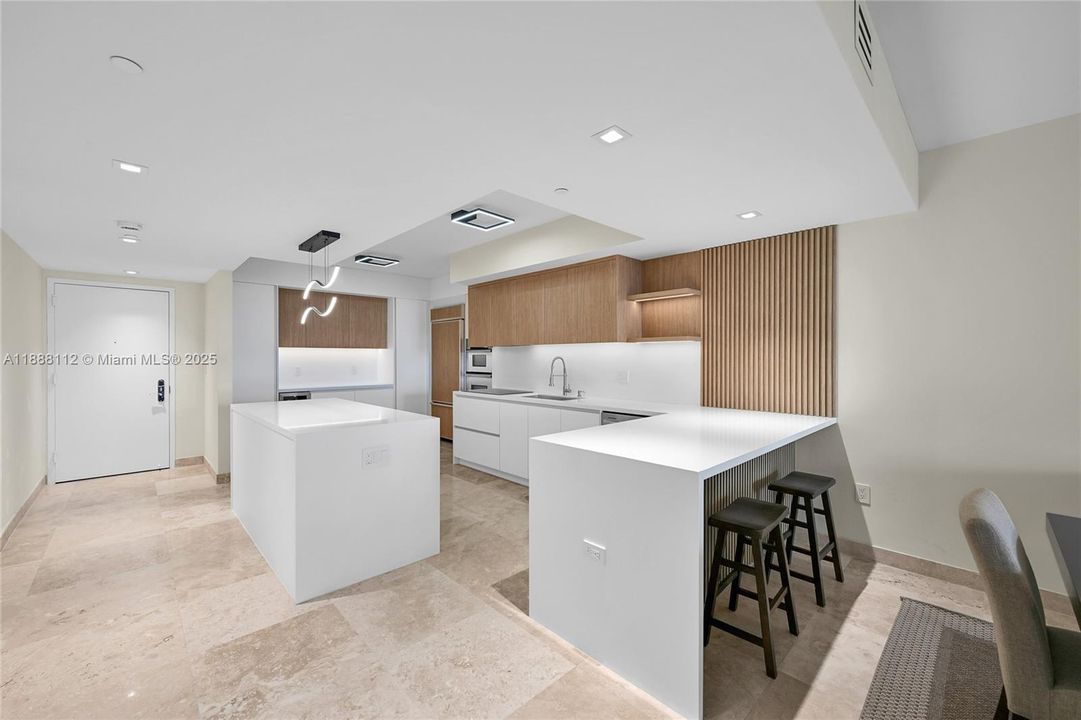 Active With Contract: $9,100 (3 beds, 3 baths, 1841 Square Feet)