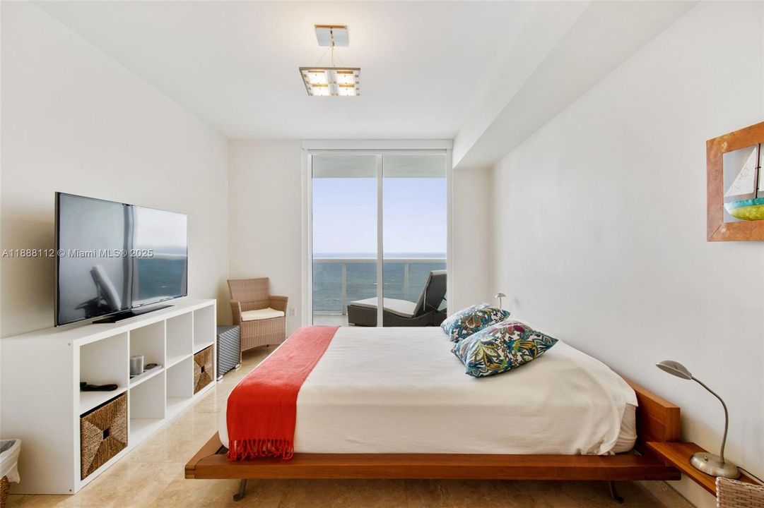 Active With Contract: $9,100 (3 beds, 3 baths, 1841 Square Feet)