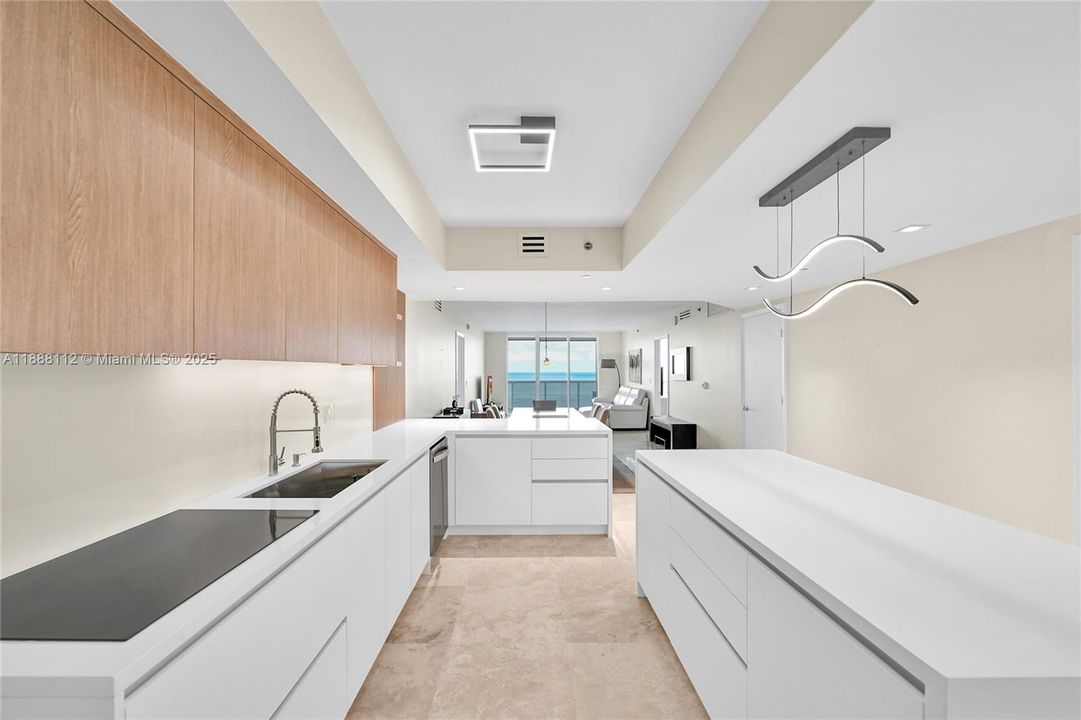 Active With Contract: $9,100 (3 beds, 3 baths, 1841 Square Feet)