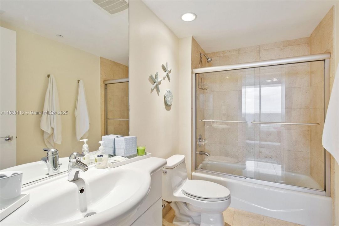 Active With Contract: $9,100 (3 beds, 3 baths, 1841 Square Feet)