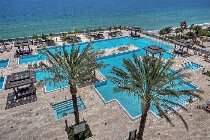 Active With Contract: $9,100 (3 beds, 3 baths, 1841 Square Feet)