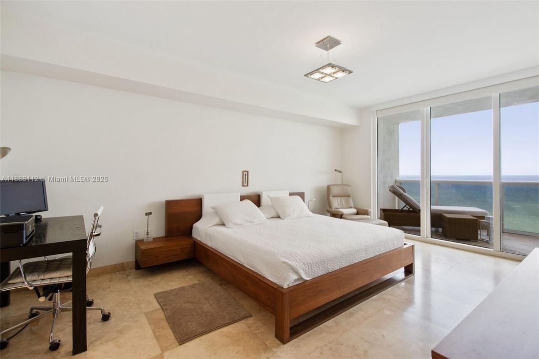 Active With Contract: $9,100 (3 beds, 3 baths, 1841 Square Feet)