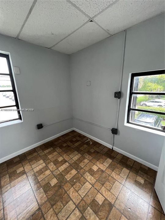 В аренду: $1,700 (0 спален, 0 ванн, 0 Квадратных фут)