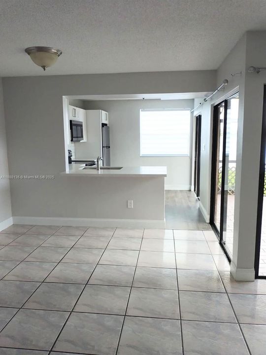 Active With Contract: $240,000 (3 beds, 2 baths, 1195 Square Feet)