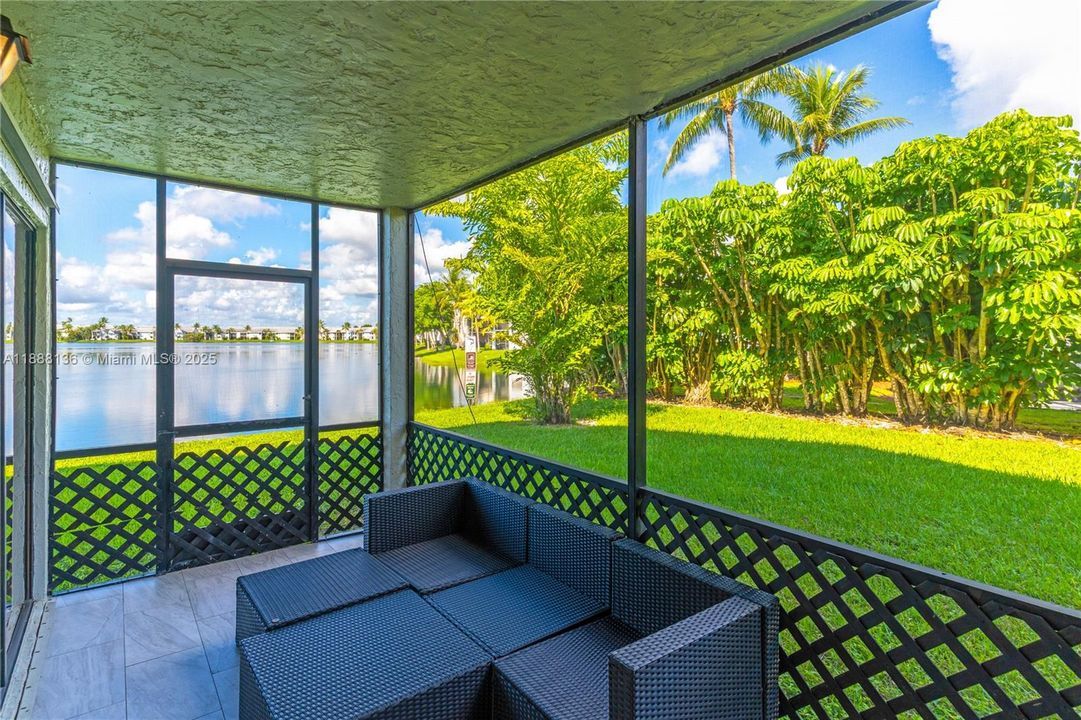 PRIVATE WATER AND BUSH VIEWS